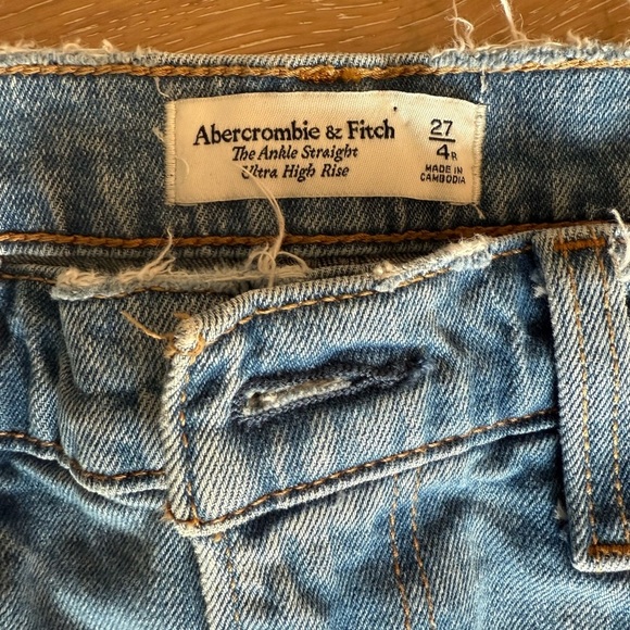 Abercrombie & Fitch Light Blue Straight Leg Jeans - Picture 4 of 4